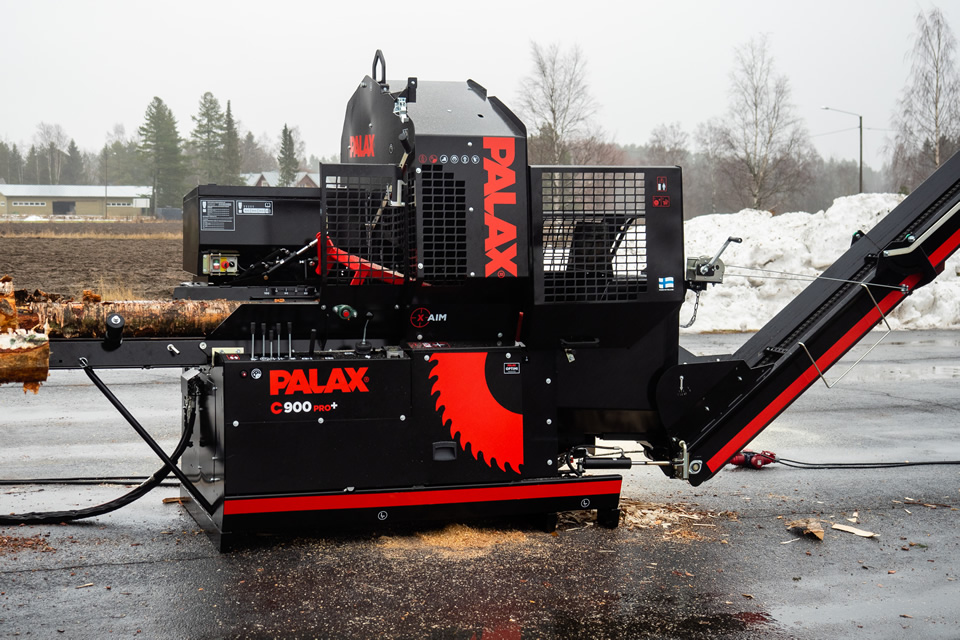 Palax C900 circular saw firewood processor