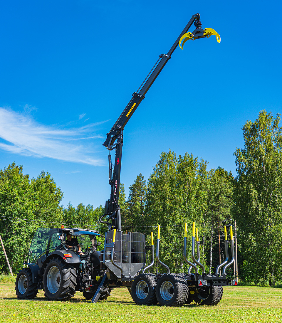 Palms grapple loader 7.86 with log trailer 12U